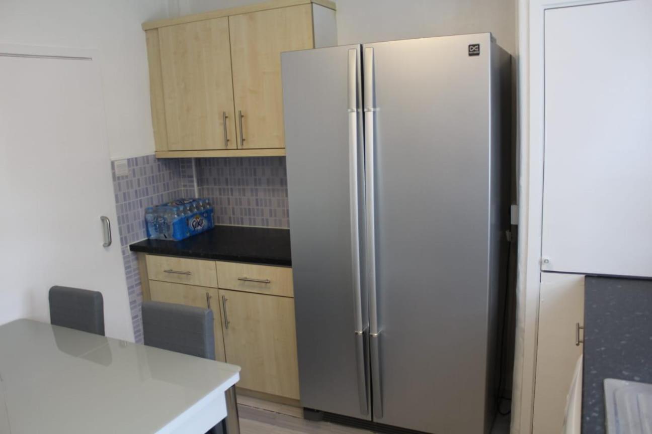 2 Bedroom Entire Flat 2 Minutes From Underground Appartamento *