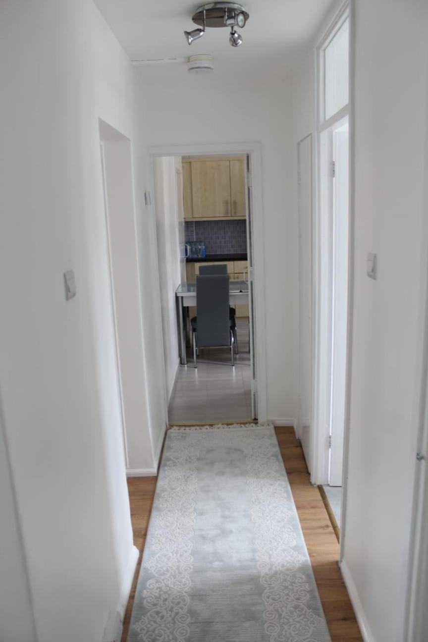 2 Bedroom Entire Flat 2 Minutes From Underground Appartamento Londra