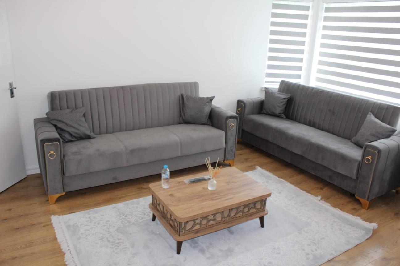 Appartamento 2 Bedroom Entire Flat 2 Minutes From Underground Londra